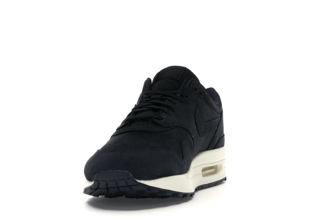 Vue 12 de Nike Air Max 1 Pinnacle Black 