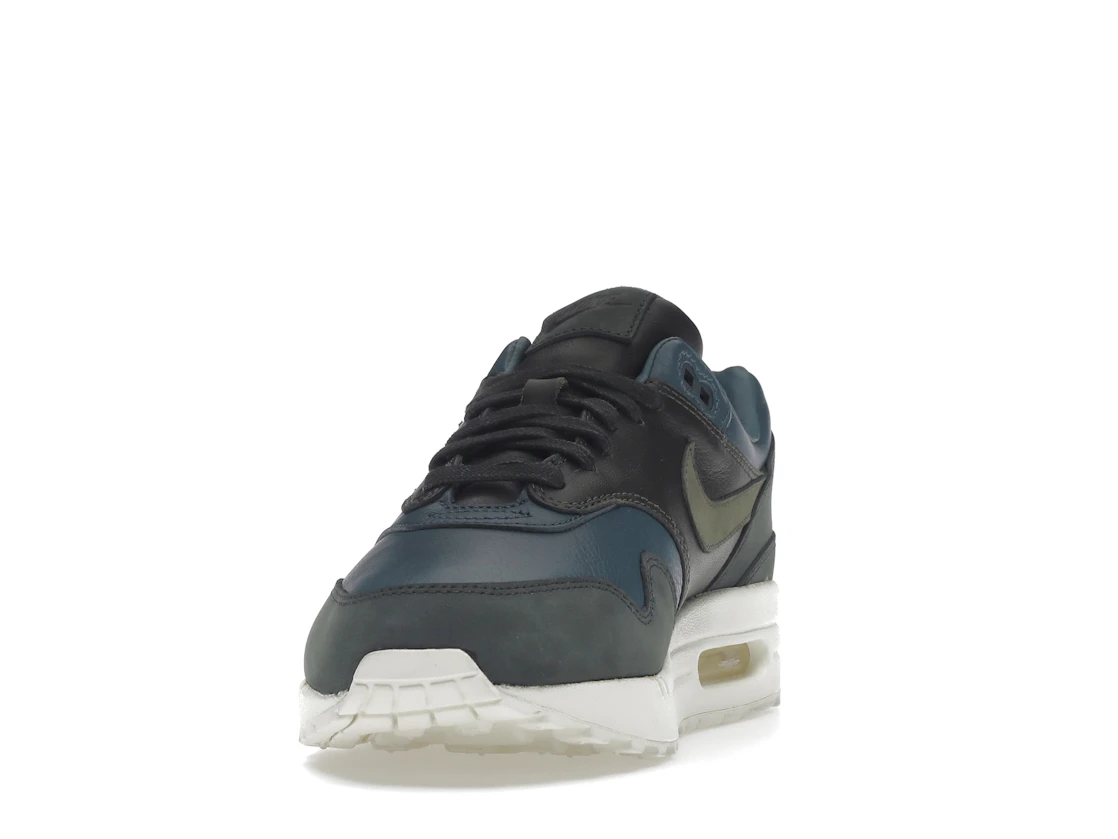 Vue 12 de Nike Air Max 1 Pinnacle Iced Jade