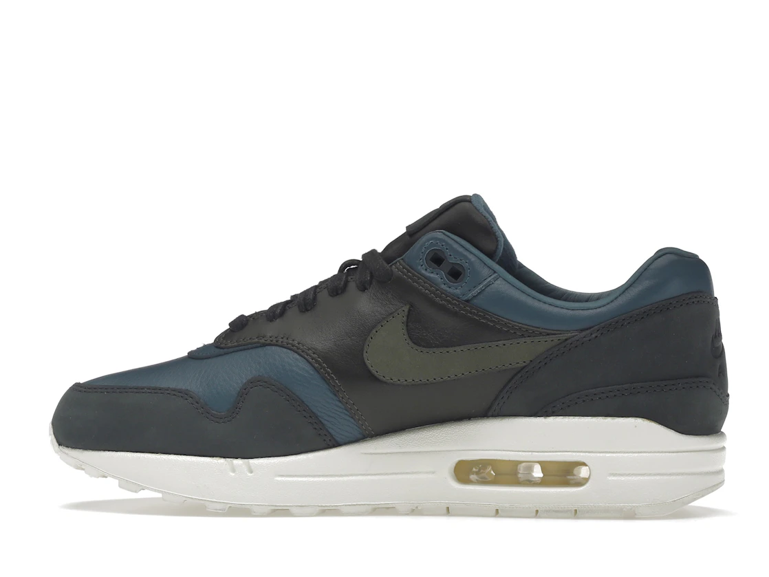 Vue 20 de Nike Air Max 1 Pinnacle Iced Jade