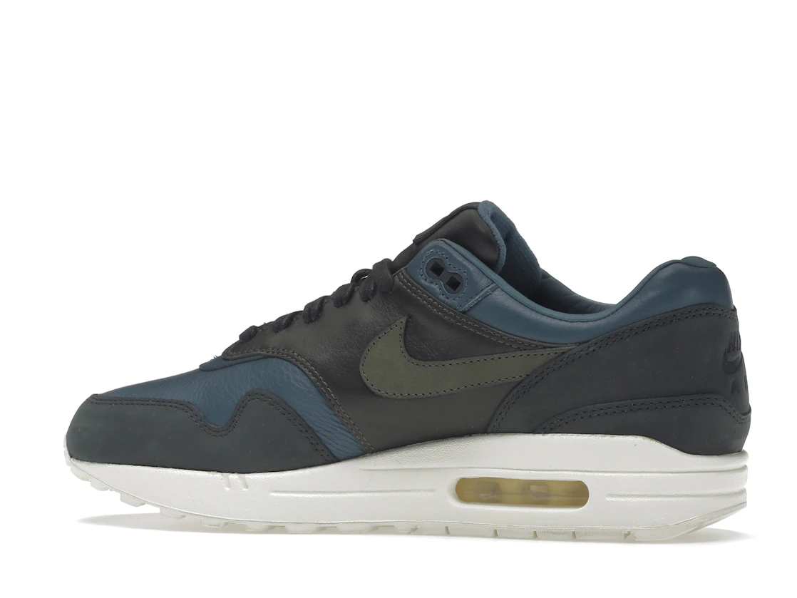 Vue 21 de Nike Air Max 1 Pinnacle Iced Jade