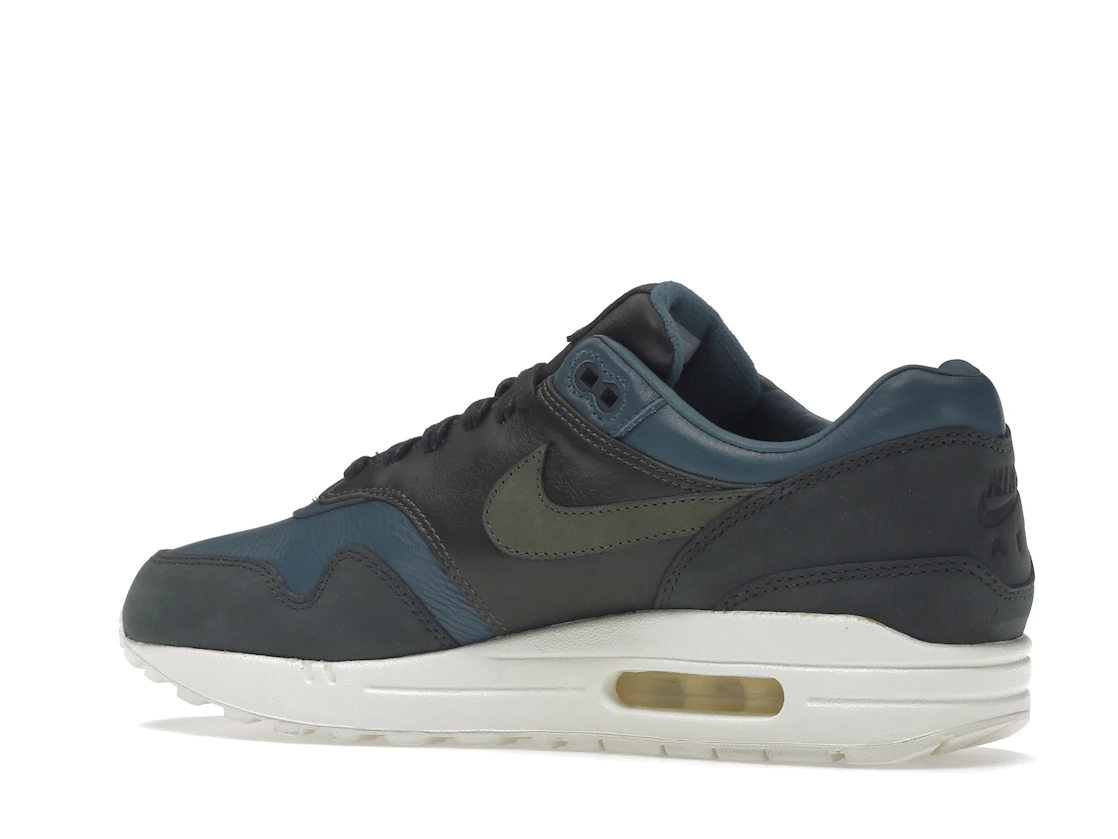 Vue 22 de Nike Air Max 1 Pinnacle Iced Jade