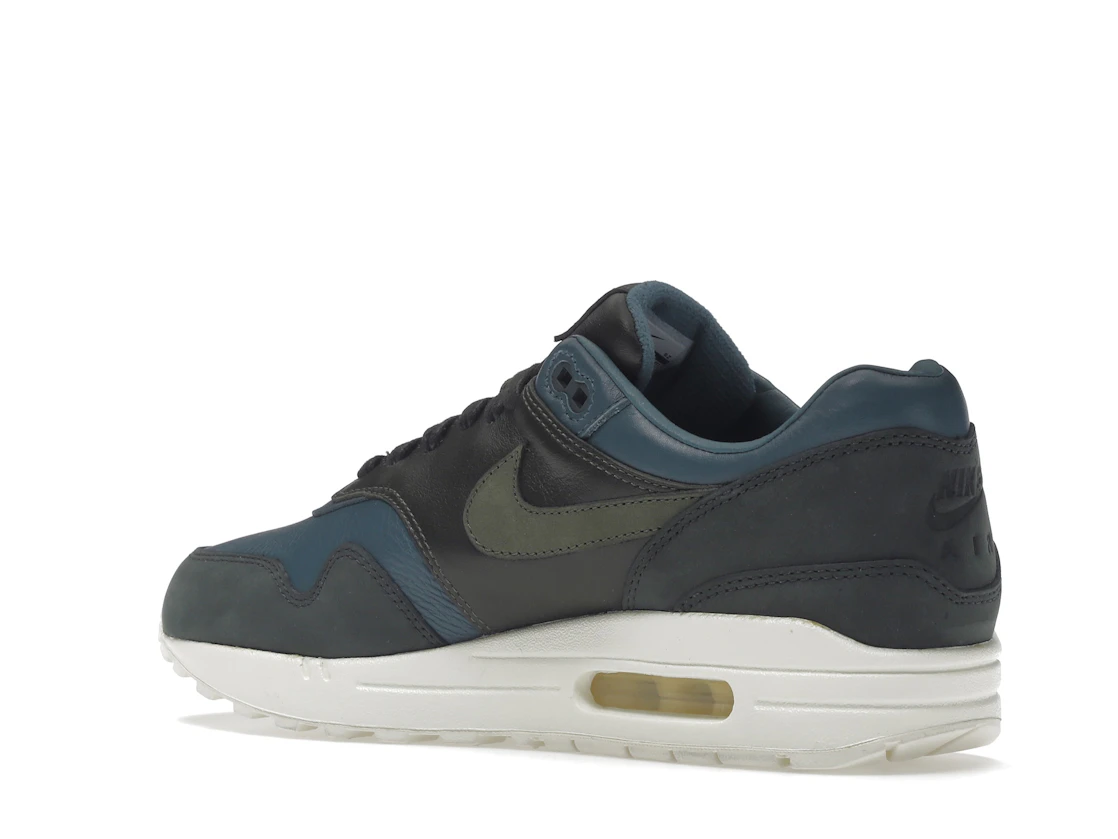 Vue 23 de Nike Air Max 1 Pinnacle Iced Jade