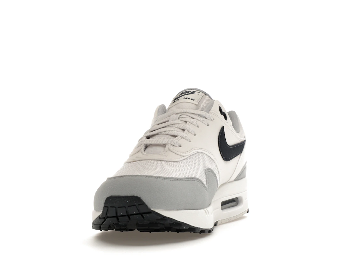 Vue 12 de Nike Air Max 1 Platinum Tint Dark Obsidian