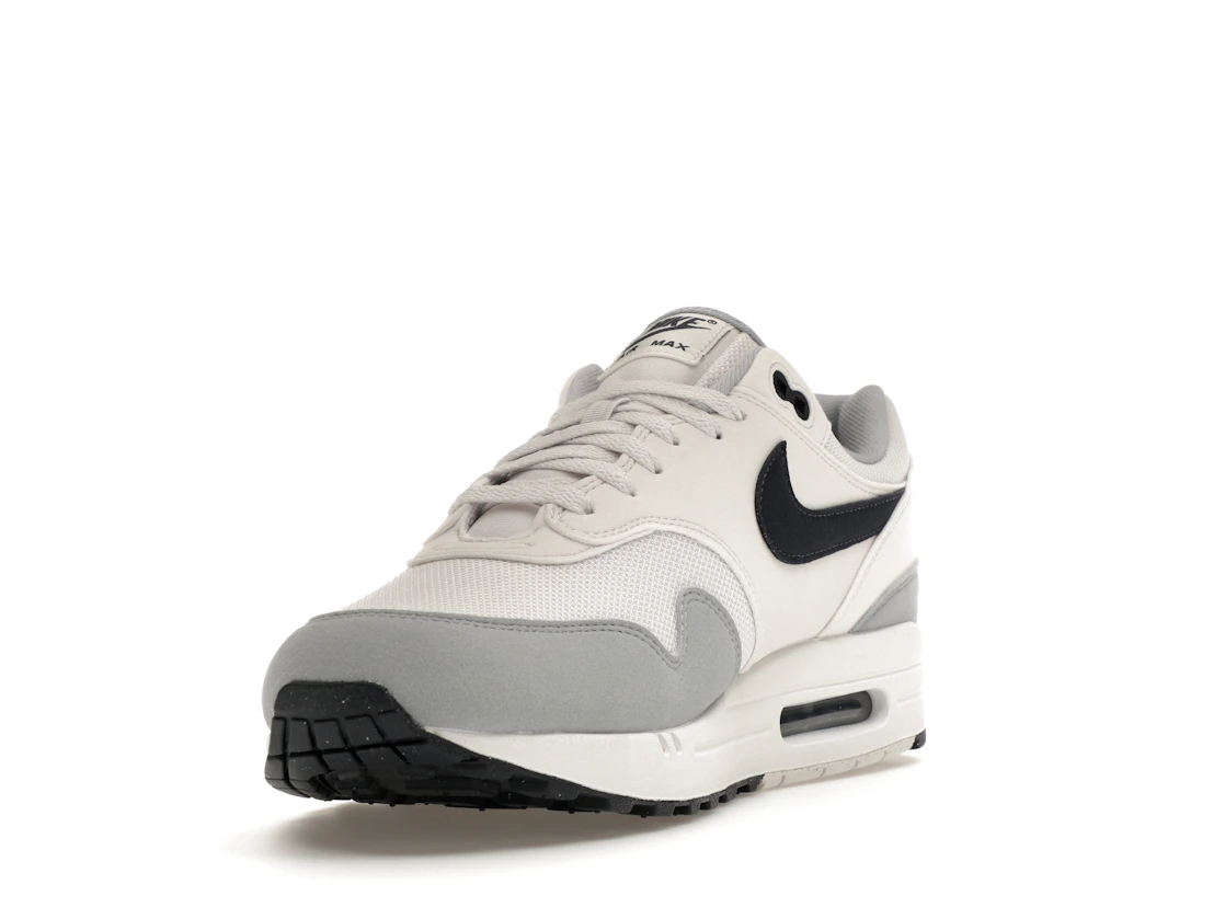 Vue 13 de Nike Air Max 1 Platinum Tint Dark Obsidian