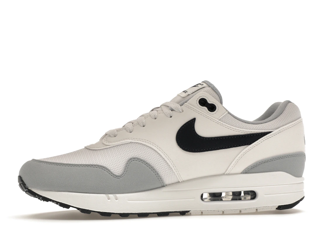 Vue 18 de Nike Air Max 1 Platinum Tint Dark Obsidian
