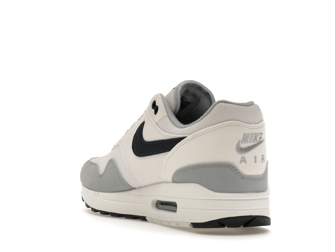 Vue 25 de Nike Air Max 1 Platinum Tint Dark Obsidian