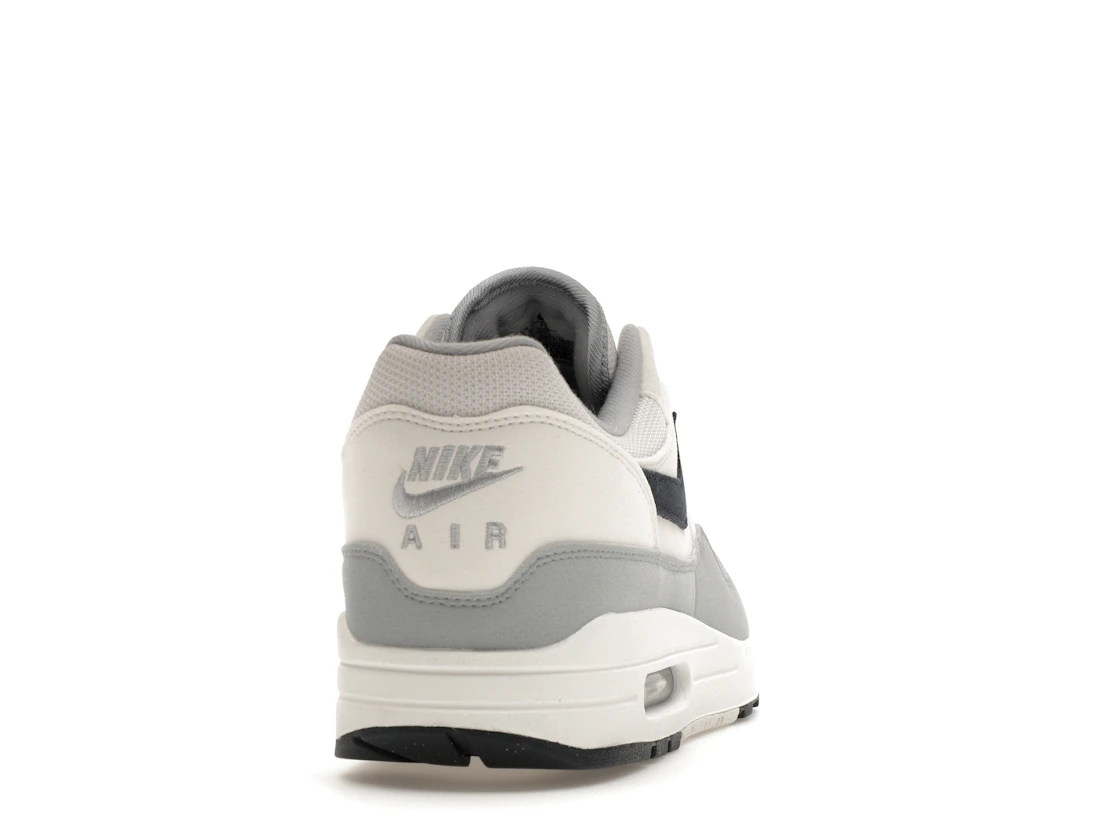 Vue 29 de Nike Air Max 1 Platinum Tint Dark Obsidian