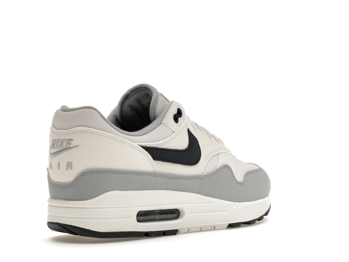 Vue 32 de Nike Air Max 1 Platinum Tint Dark Obsidian