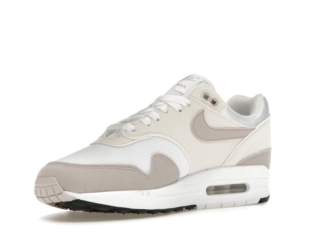 Vue 15 de Nike Air Max 1 Platinum Violet 
