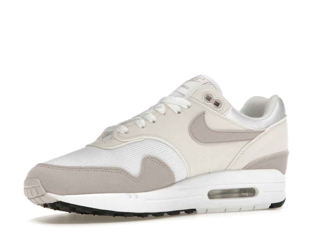 Vue 16 de Nike Air Max 1 Platinum Violet 