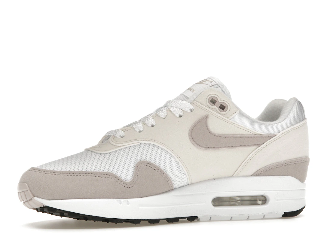 Vue 17 de Nike Air Max 1 Platinum Violet 