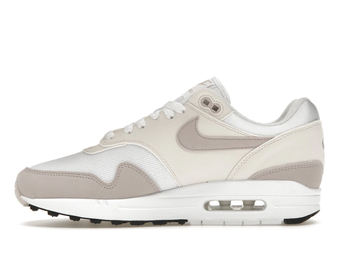 Vue 19 de Nike Air Max 1 Platinum Violet 