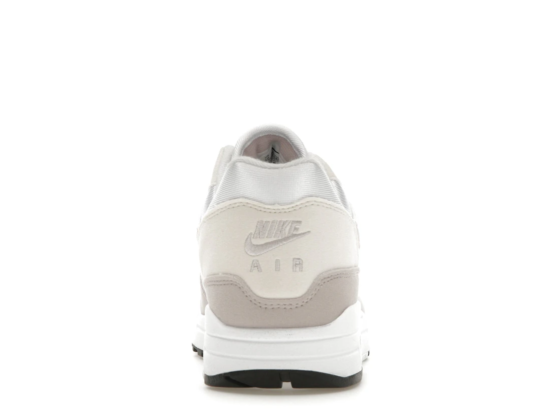 Vue 28 de Nike Air Max 1 Platinum Violet 