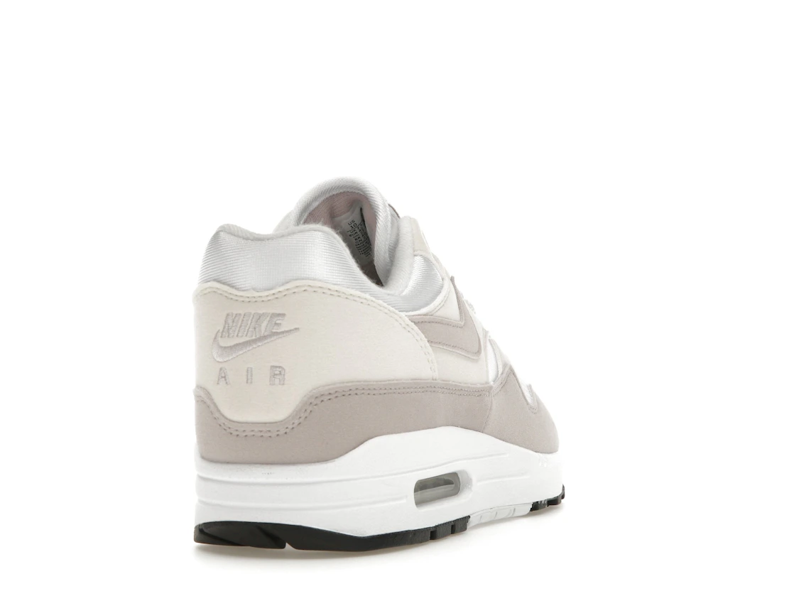 Vue 30 de Nike Air Max 1 Platinum Violet 