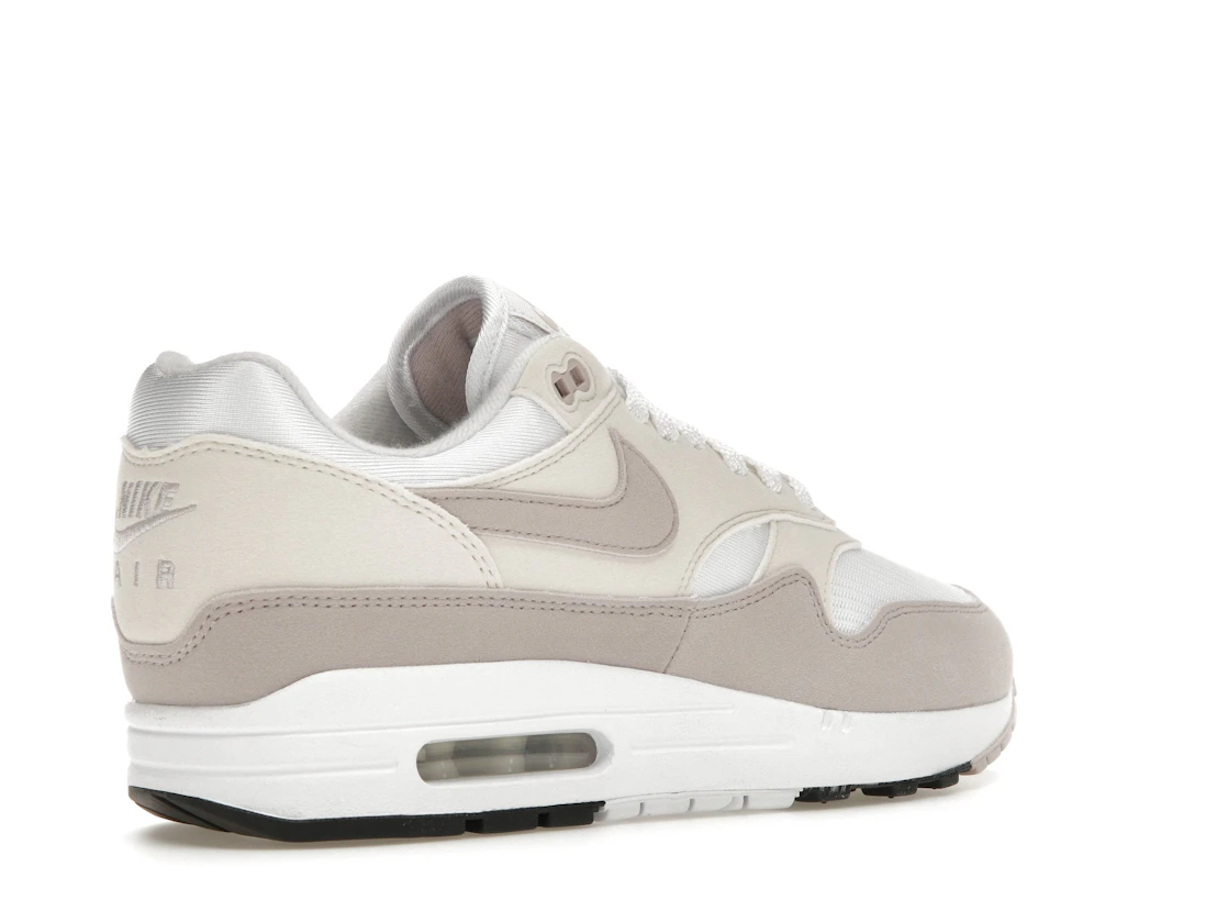 Vue 33 de Nike Air Max 1 Platinum Violet 