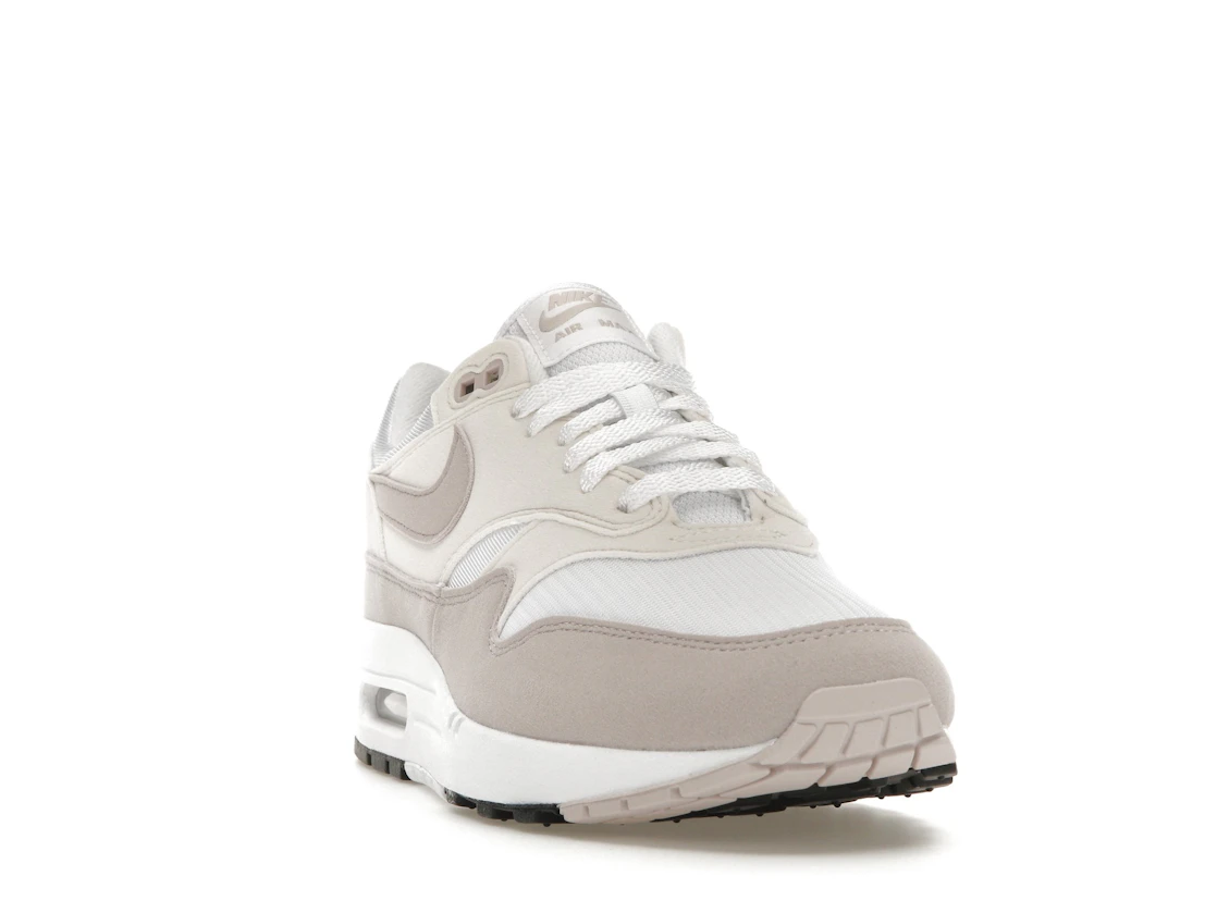 Vue 8 de Nike Air Max 1 Platinum Violet 
