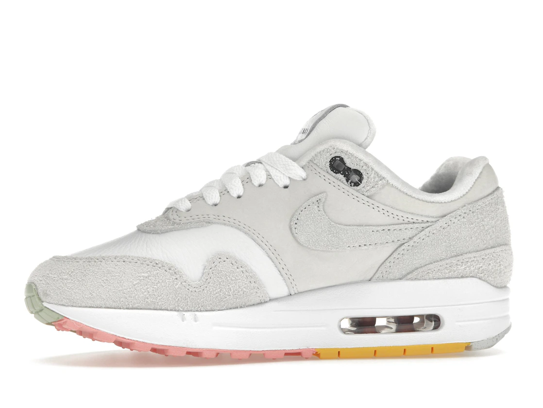 Vue 18 de Nike Air Max 1 Pom Pom Polka Dots 