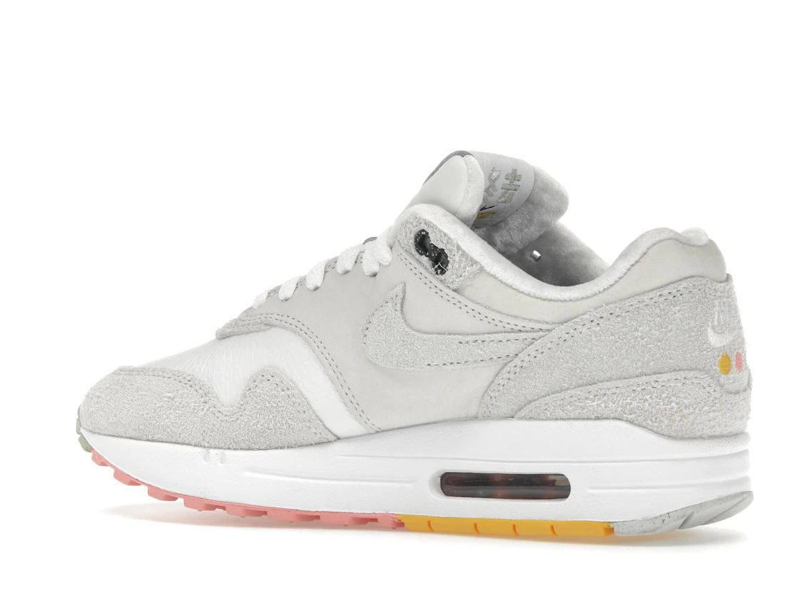 Vue 22 de Nike Air Max 1 Pom Pom Polka Dots 