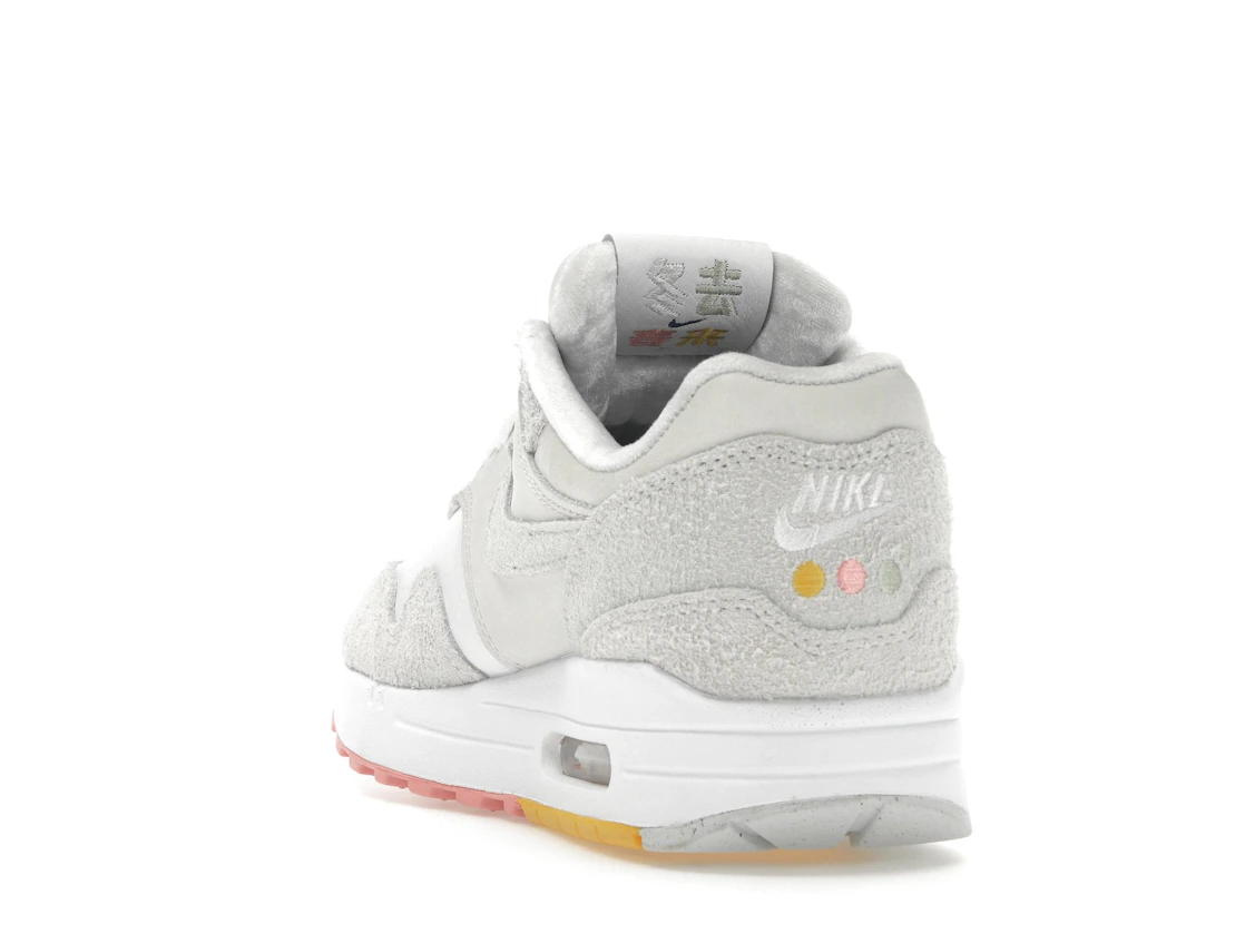 Vue 26 de Nike Air Max 1 Pom Pom Polka Dots 