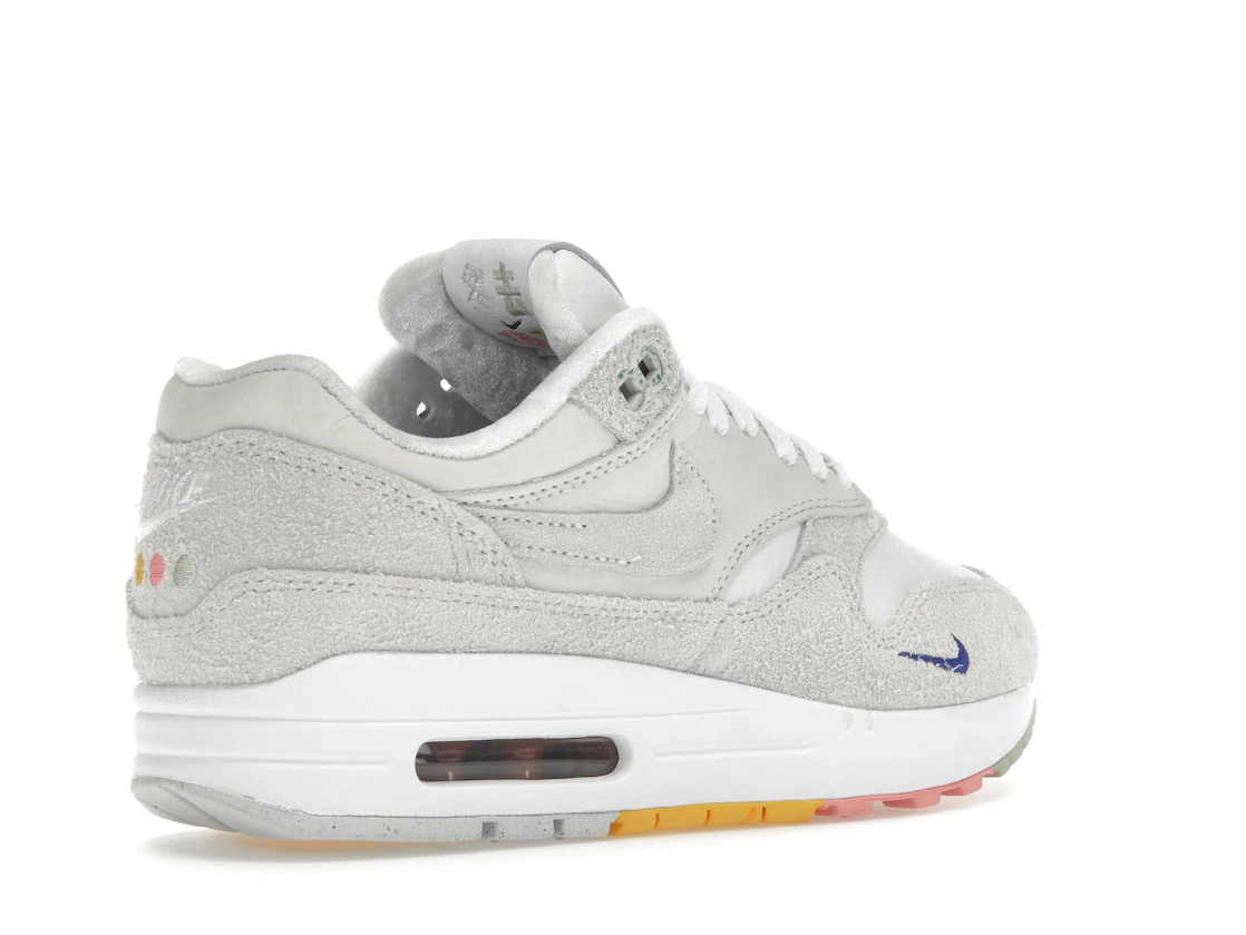 Vue 33 de Nike Air Max 1 Pom Pom Polka Dots 