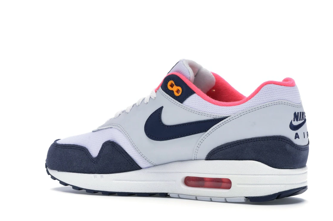 Vue 22 de Nike Air Max 1 Pure Platinum Midnight Navy Racer Pink 