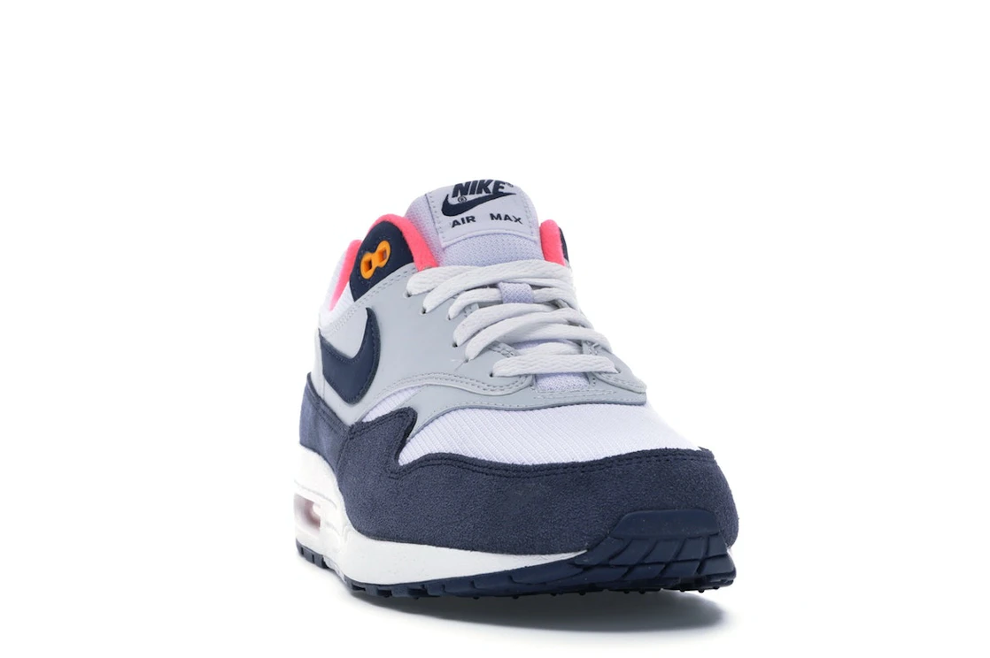 Vue 8 de Nike Air Max 1 Pure Platinum Midnight Navy Racer Pink 