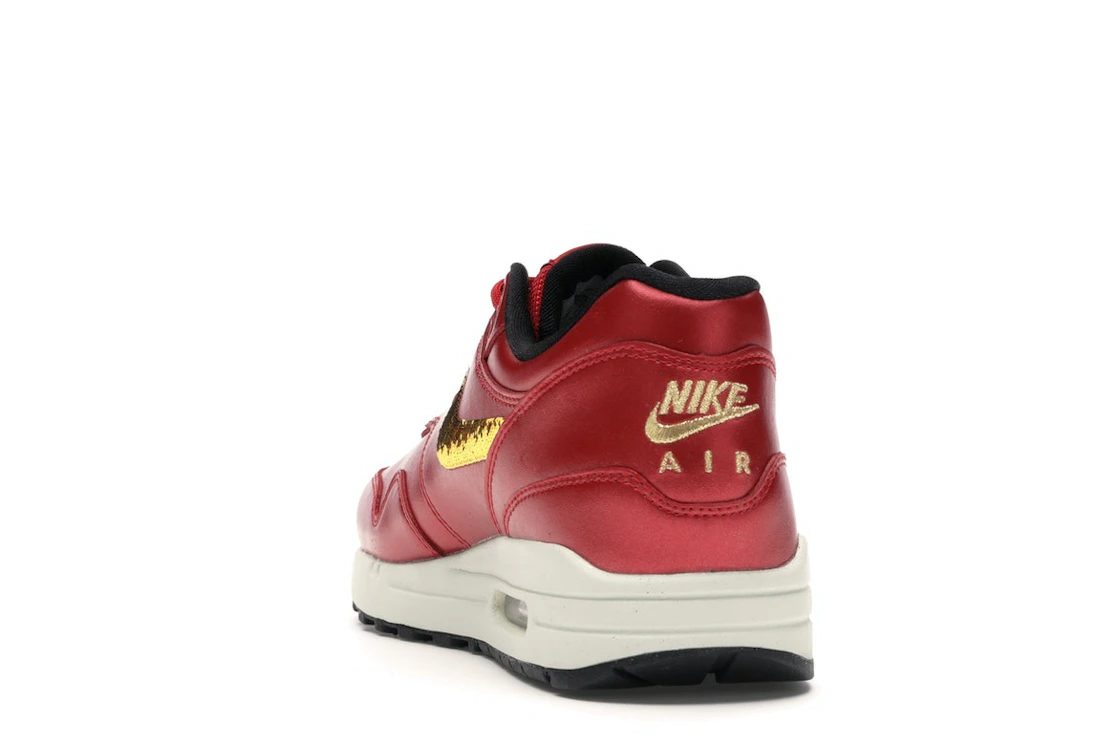 Vue 26 de Nike Air Max 1 Red Gold Sequin 