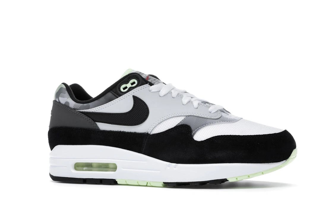 Vue 3 de Nike Air Max 1 Remix