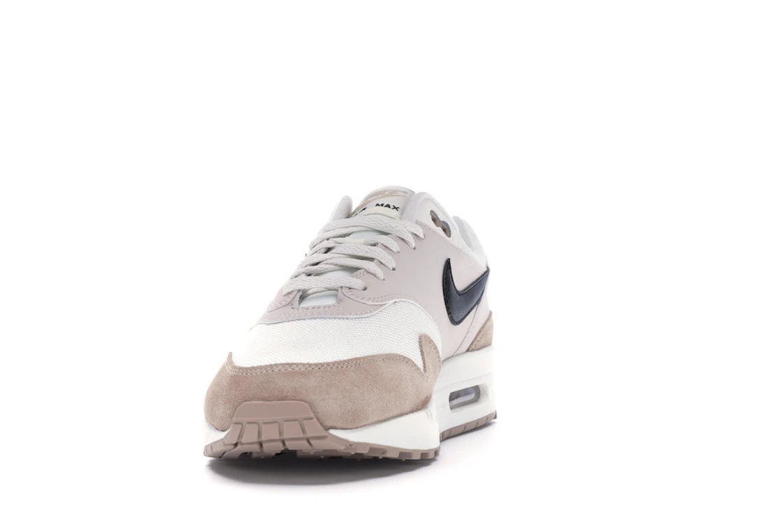Vue 12 de Nike Air Max 1 Sand Black