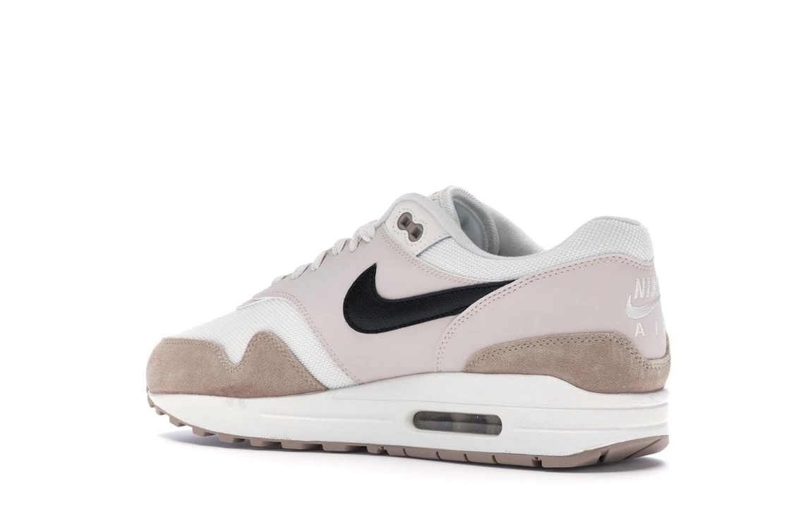 Vue 23 de Nike Air Max 1 Sand Black