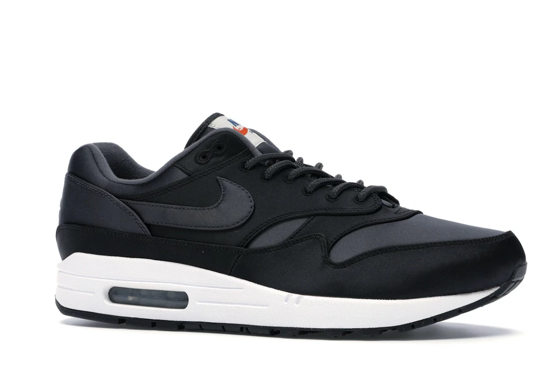 Vue 3 de Nike Air Max 1 Satin Pack Black