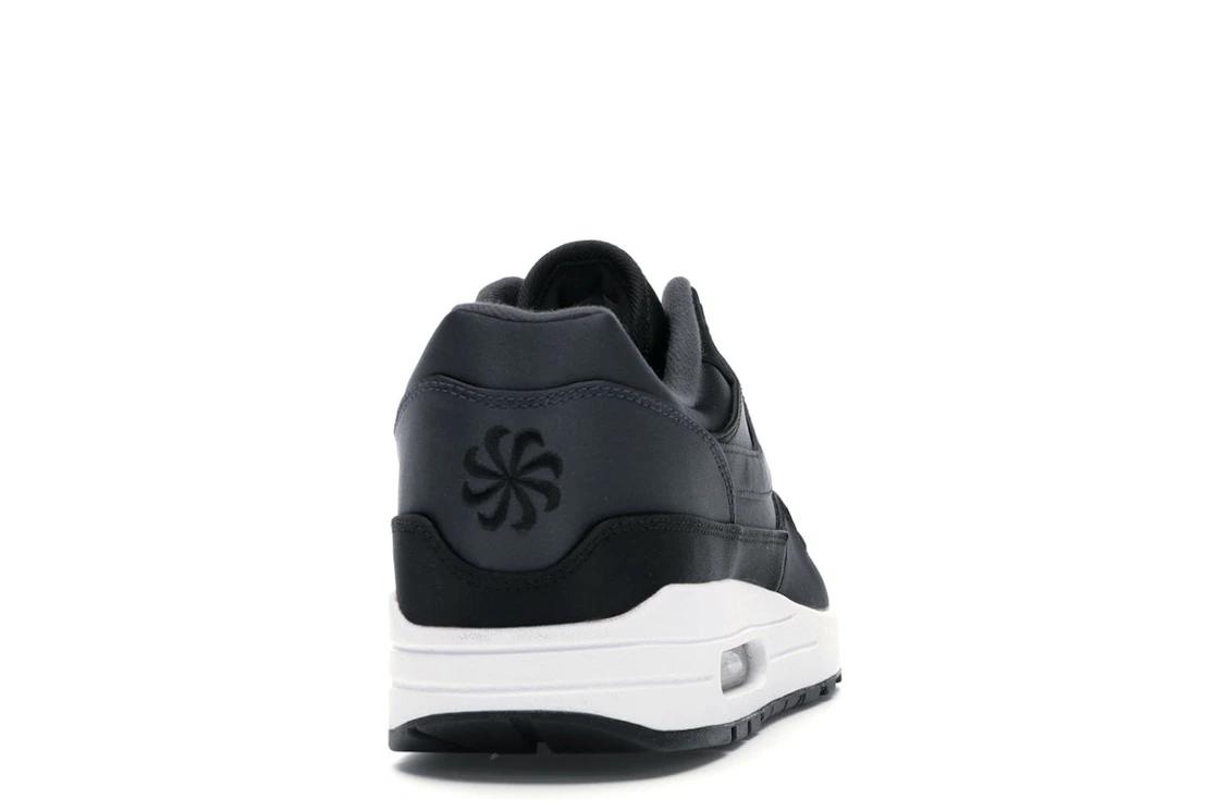 Vue 29 de Nike Air Max 1 Satin Pack Black