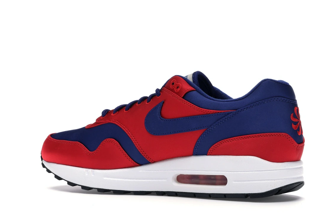 Vue 22 de Nike Air Max 1 Satin University Red Deep Royal Blue
