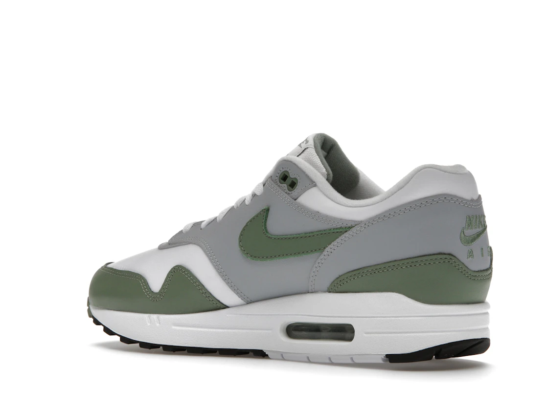 Vue 23 de Nike Air Max 1 Spiral Sage