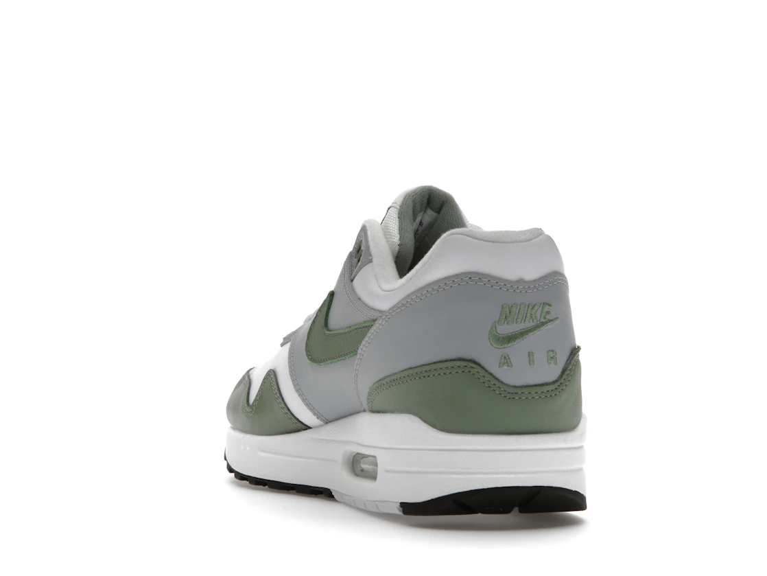 Vue 26 de Nike Air Max 1 Spiral Sage
