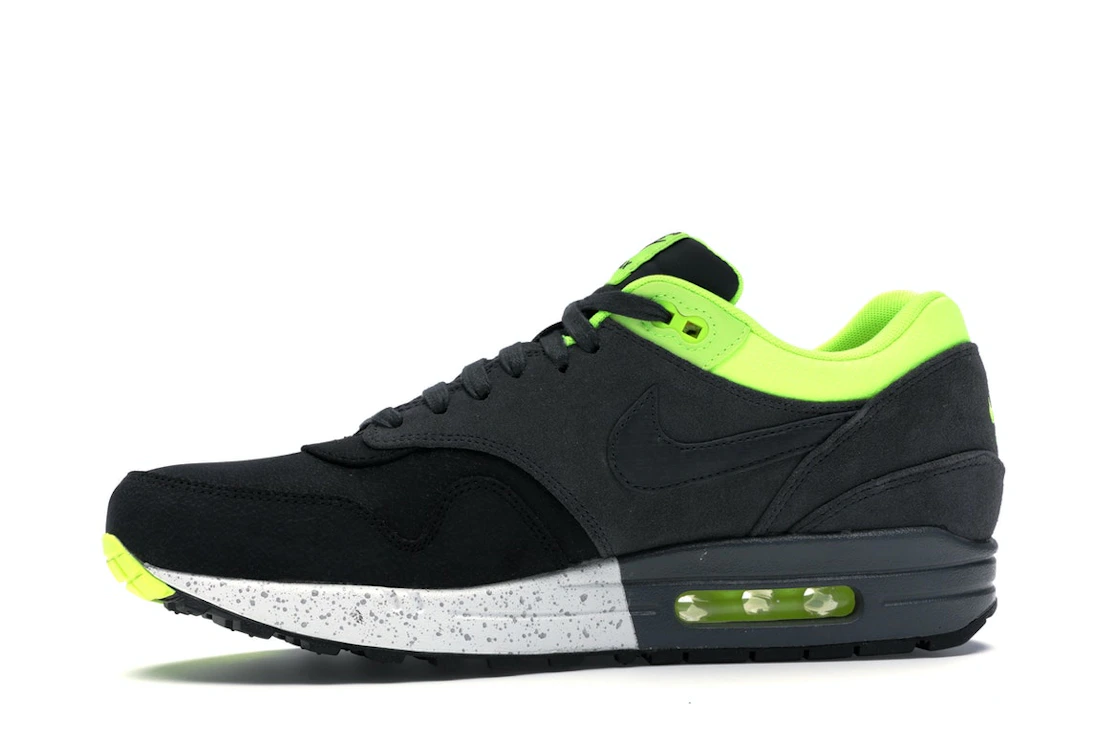 Vue 18 de Nike Air Max 1 Split Black Volt