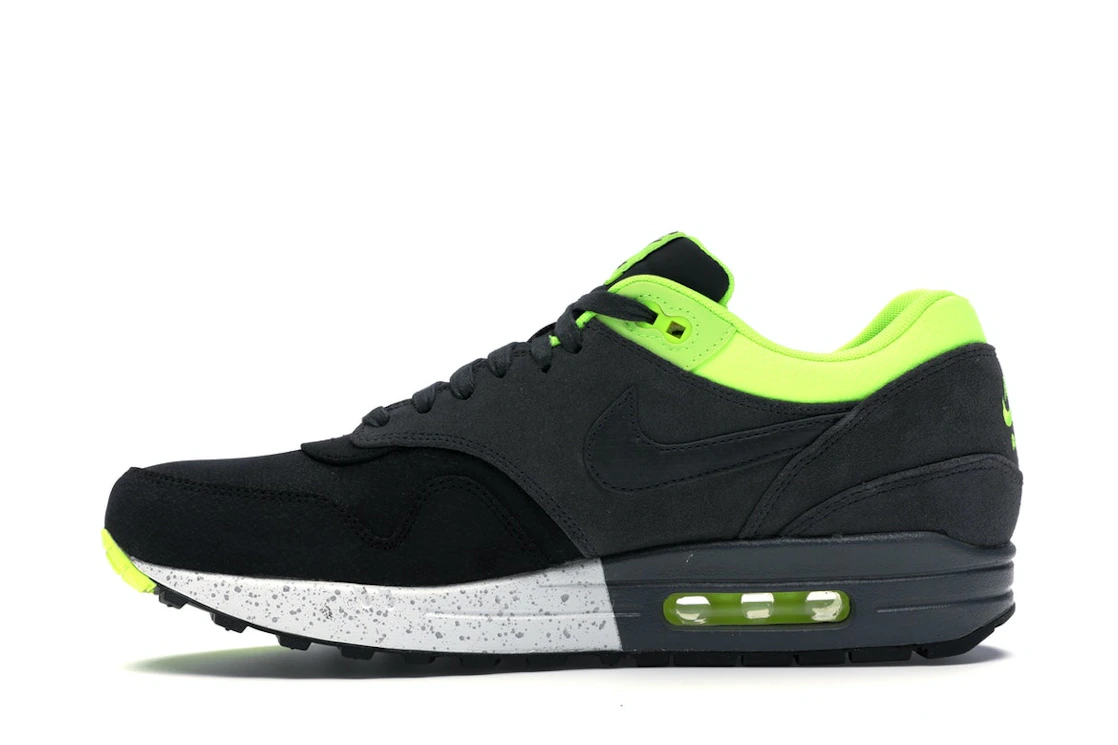 Vue 19 de Nike Air Max 1 Split Black Volt