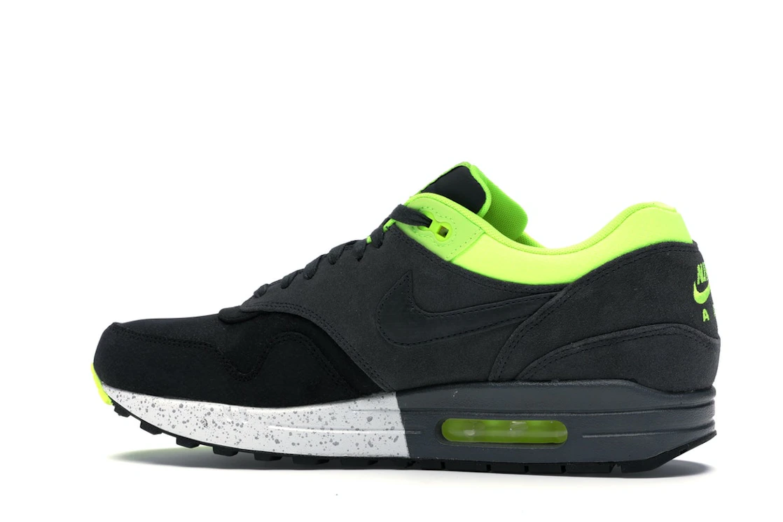Vue 21 de Nike Air Max 1 Split Black Volt