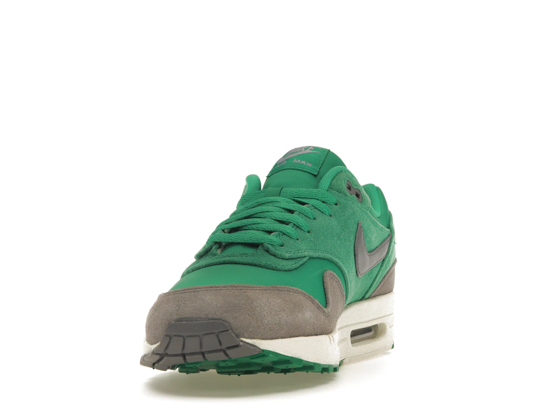 Vue 12 de Nike Air Max 1 Stadium Green