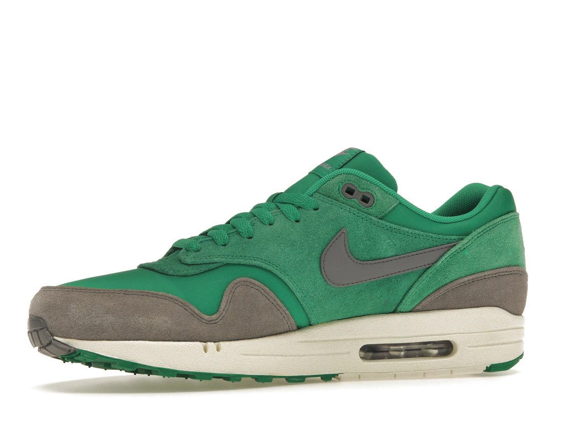 Vue 17 de Nike Air Max 1 Stadium Green