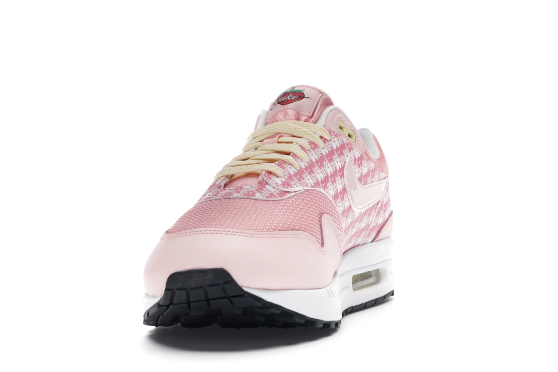 Vue 12 de Nike Air Max 1 Strawberry Lemonade (2020)