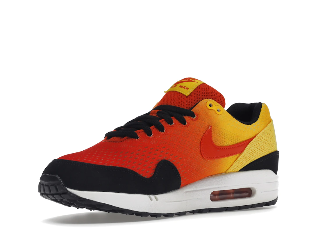 Vue 15 de Nike Air Max 1 Sunset Pack