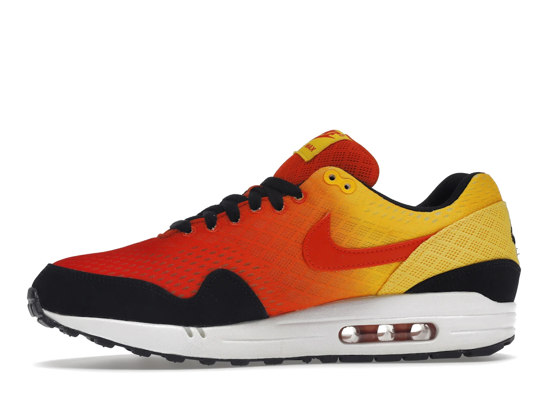 Vue 18 de Nike Air Max 1 Sunset Pack