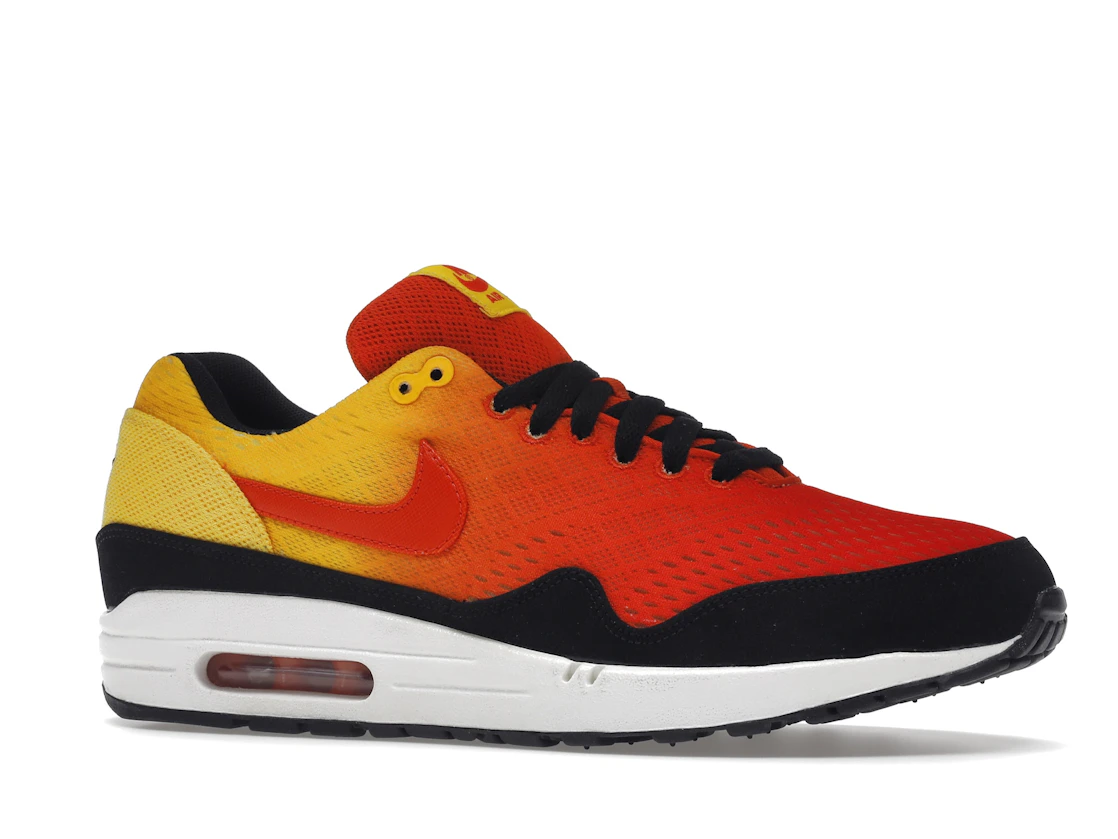 Vue 3 de Nike Air Max 1 Sunset Pack