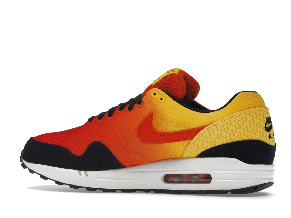 Vue 21 de Nike Air Max 1 Sunset Pack