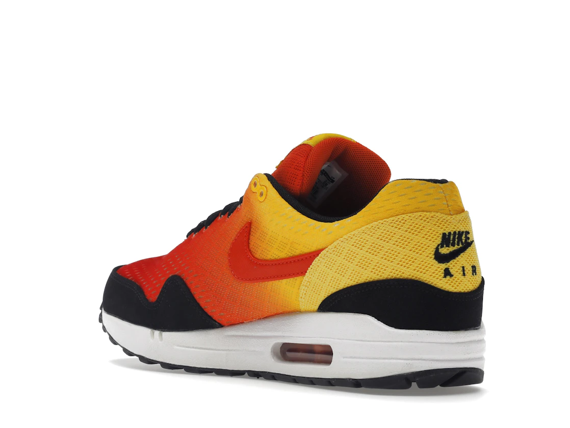 Vue 24 de Nike Air Max 1 Sunset Pack