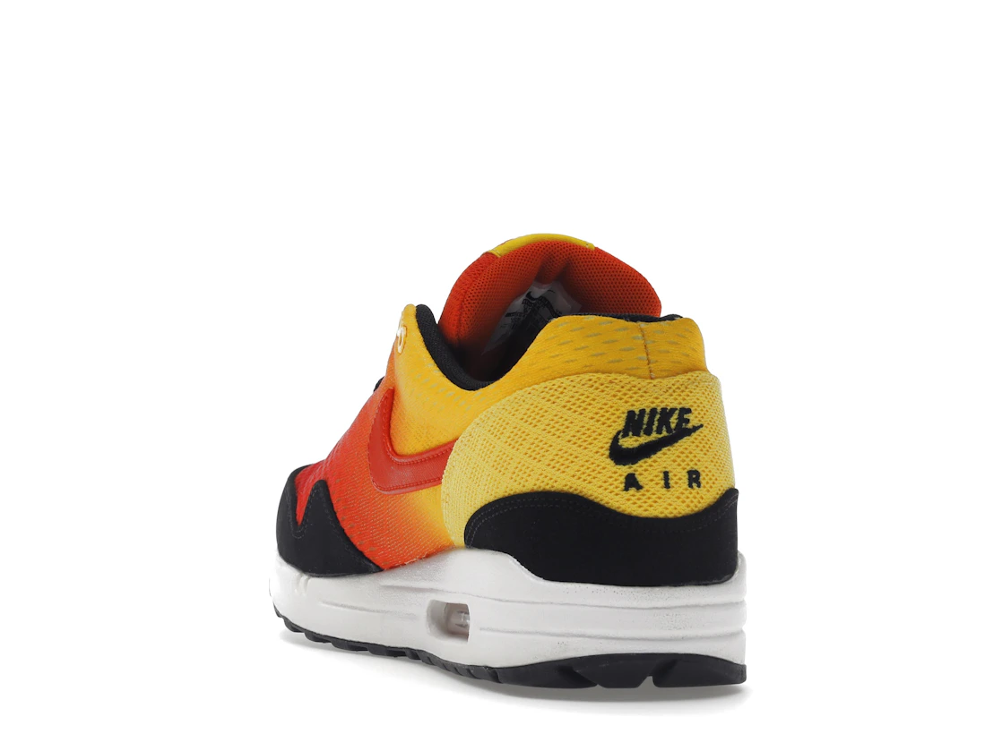 Vue 26 de Nike Air Max 1 Sunset Pack