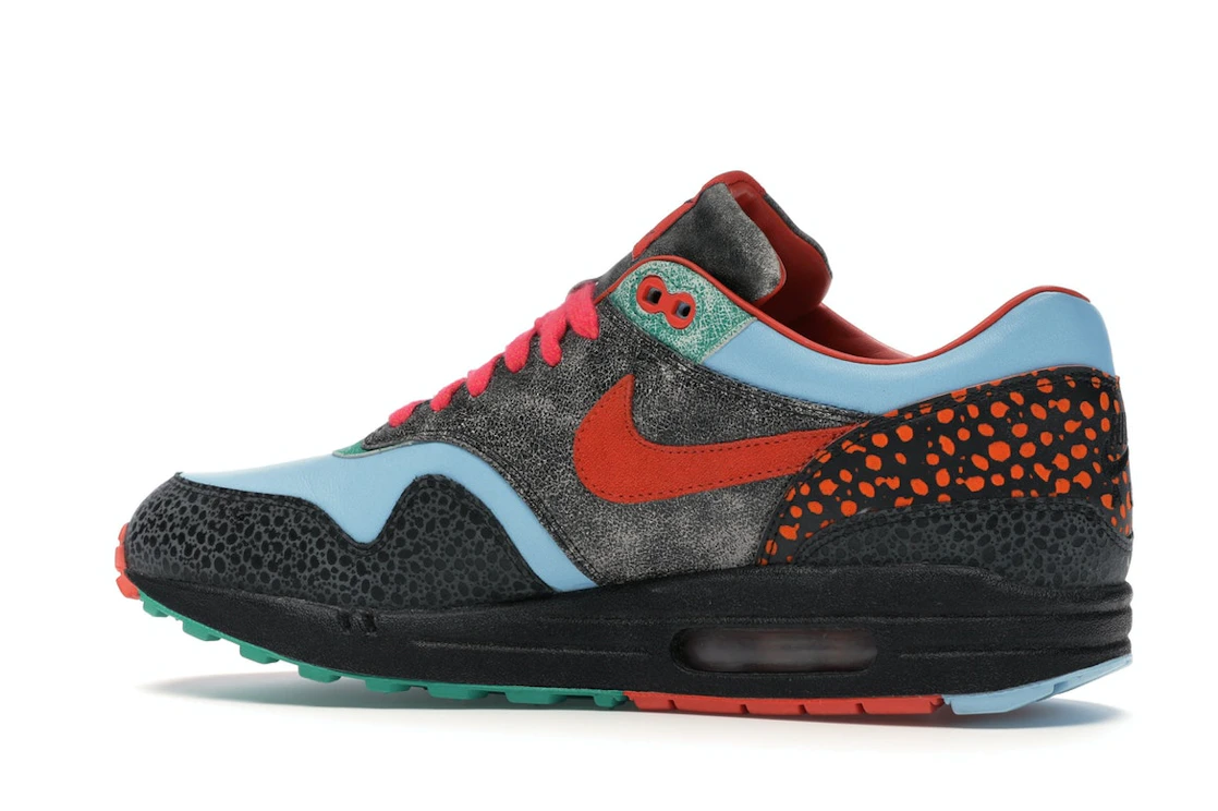 Vue 21 de Nike Air Max 1 Supreme Tech Pack