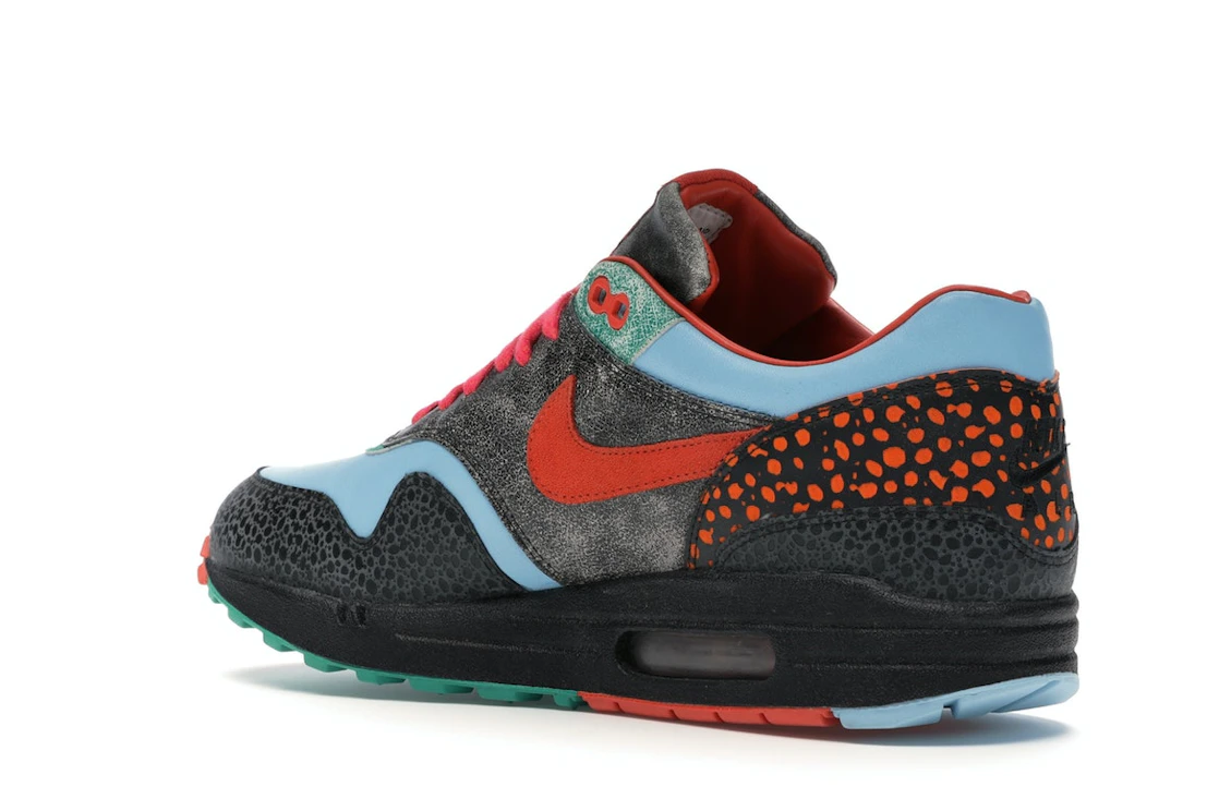 Vue 23 de Nike Air Max 1 Supreme Tech Pack