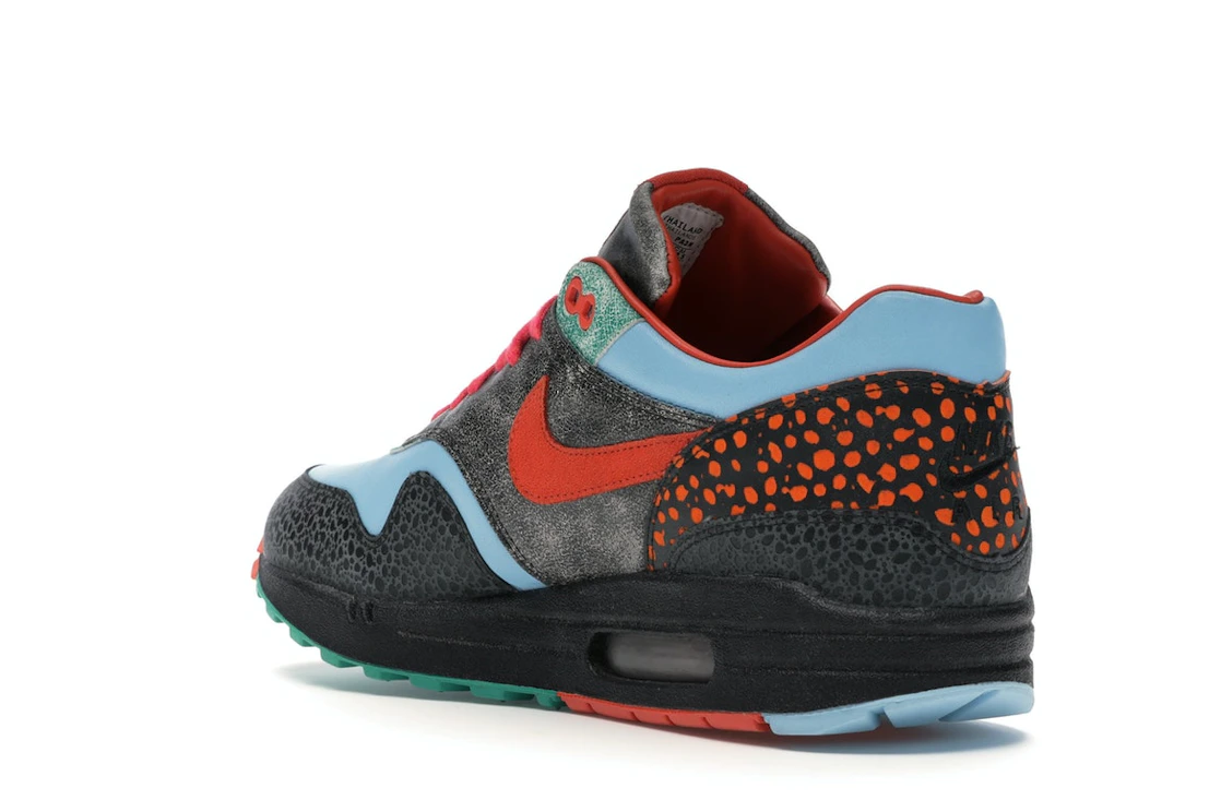 Vue 24 de Nike Air Max 1 Supreme Tech Pack